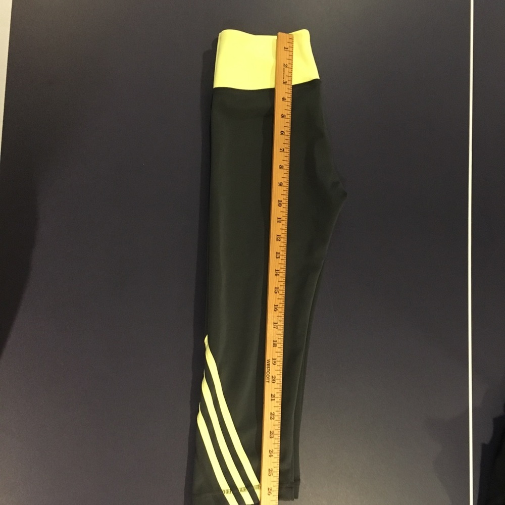 Adidas climalite capri joga pants. - Picture 4 of 8